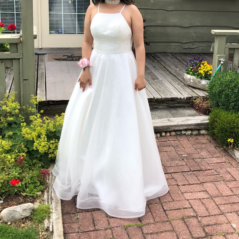 Wedding/Grad Dress - Picture 3 of 4